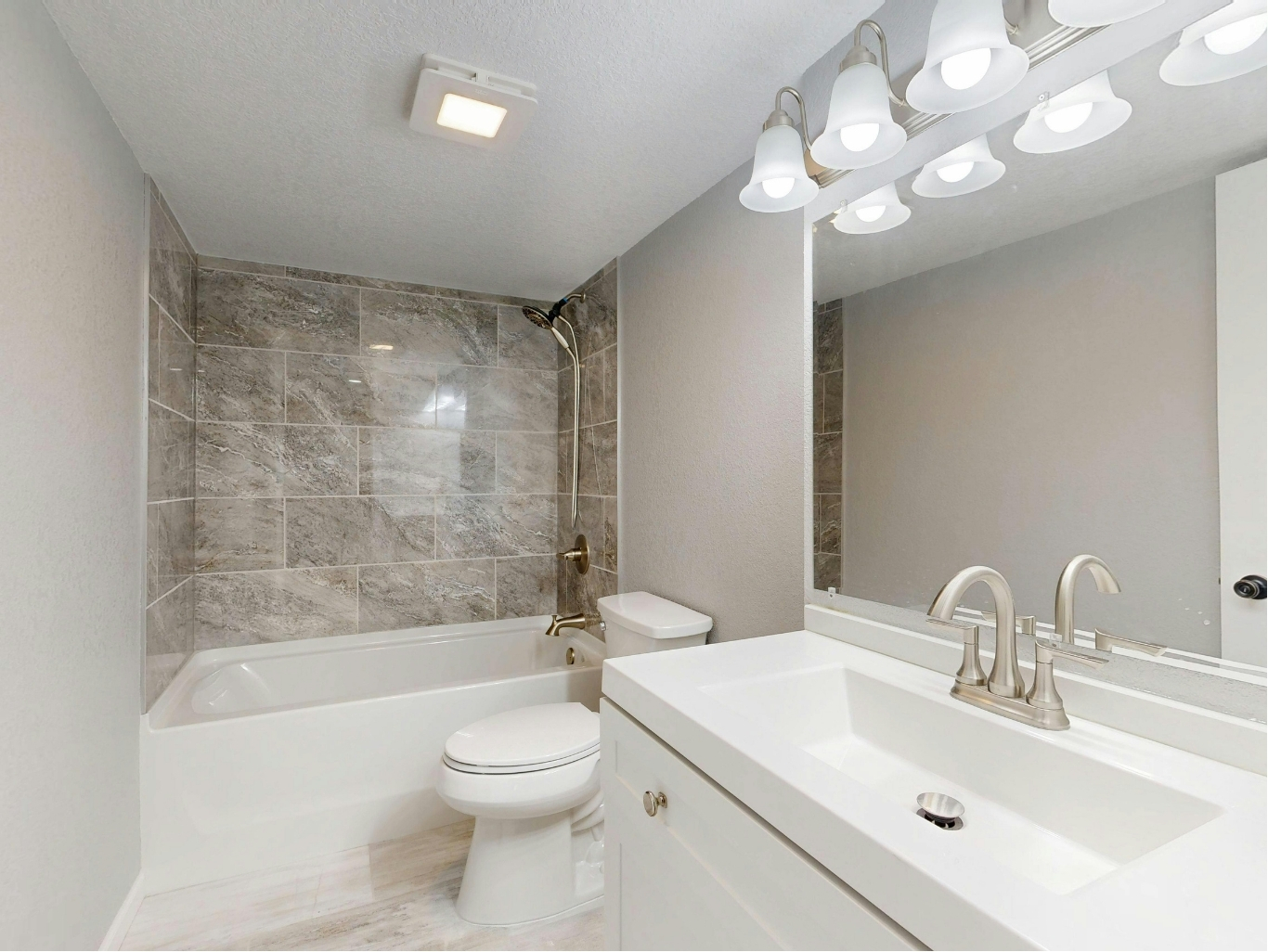 Kúpeľne, obklady a dlažby